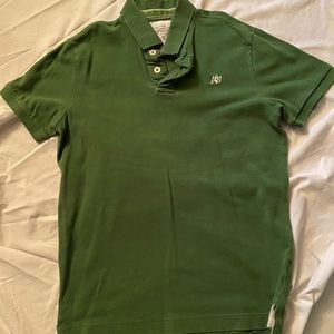Green Aeropostale shirt